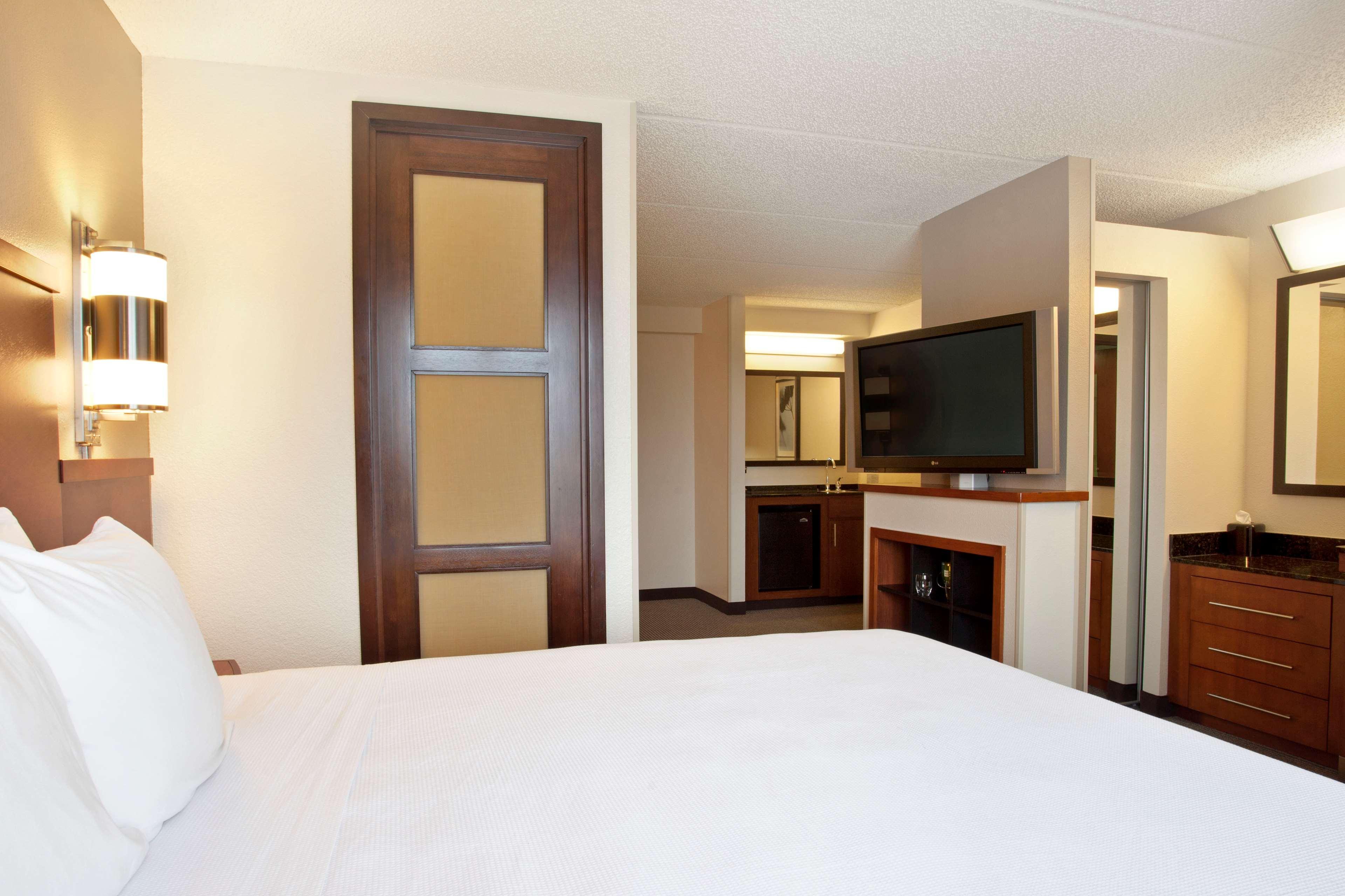 Hyatt Place Across From Universal Orlando Resort Екстер'єр фото