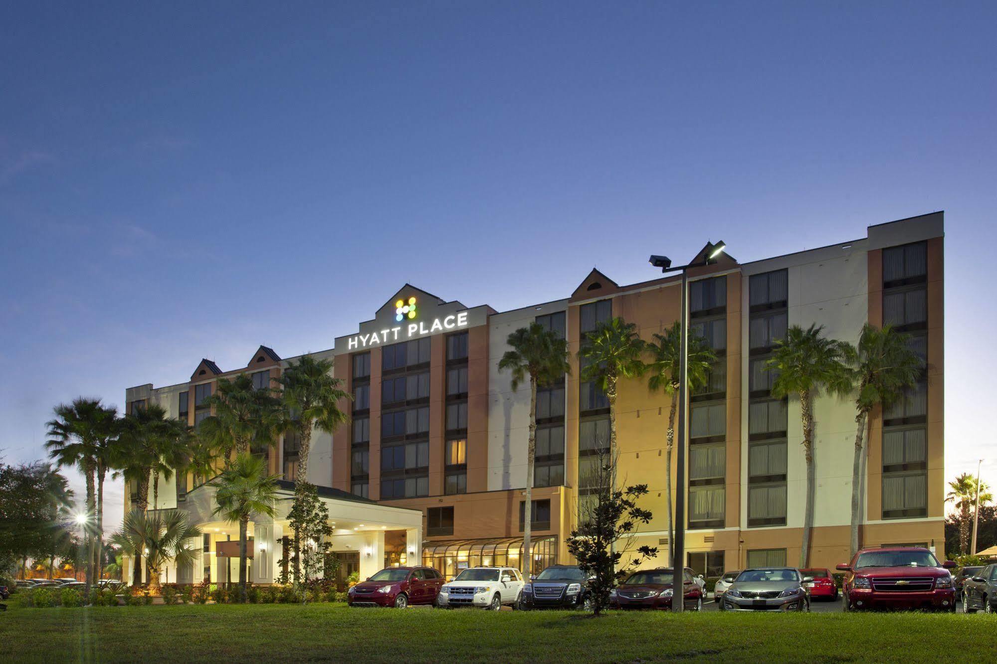 Hyatt Place Across From Universal Orlando Resort Екстер'єр фото